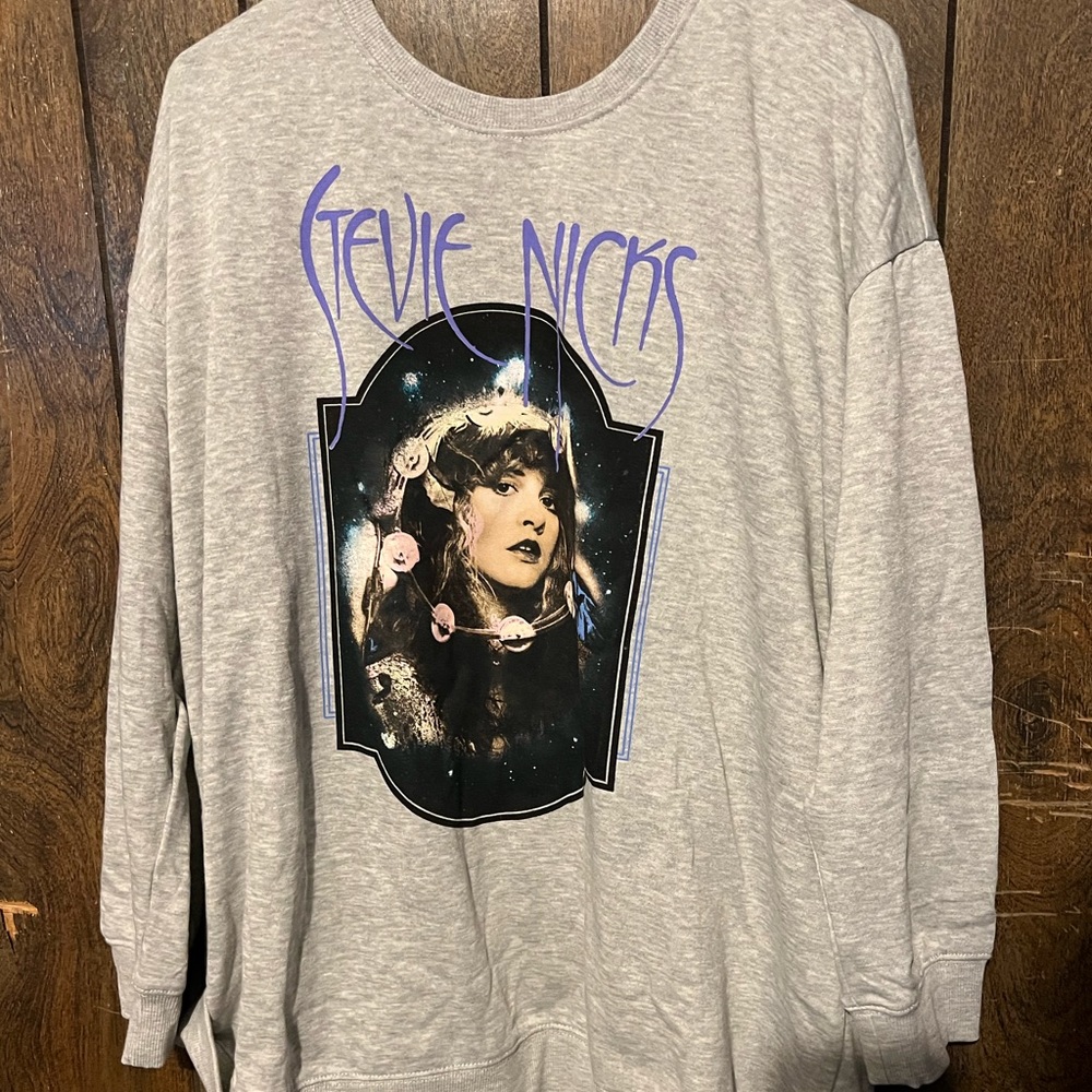 Never worn 1X Stevie Nicks Torrid sweatshirt.
